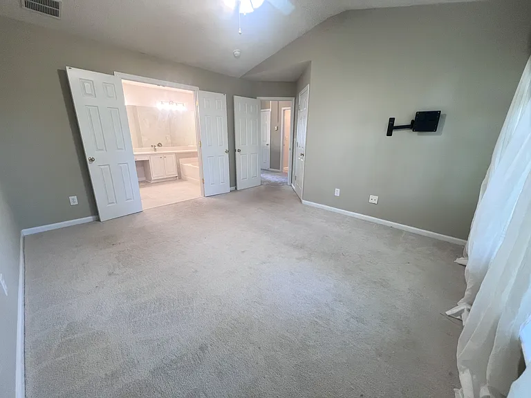 Master Bedroom - pic 2