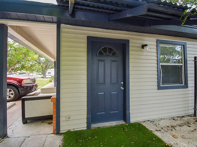 2117 Thonig Rd — Photo 2