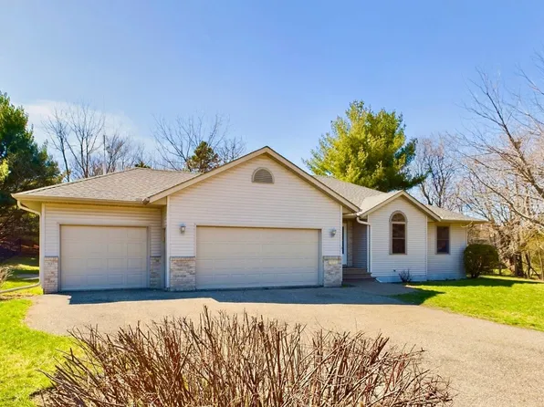1040 Creekview Ln, Belle Plaine, MN 56011