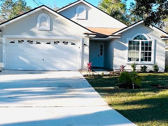 3rd image of 677 Mackenzie Cir