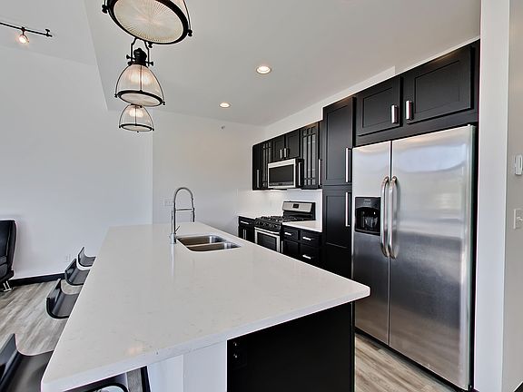 3rd image of 1791 Front St Suite D