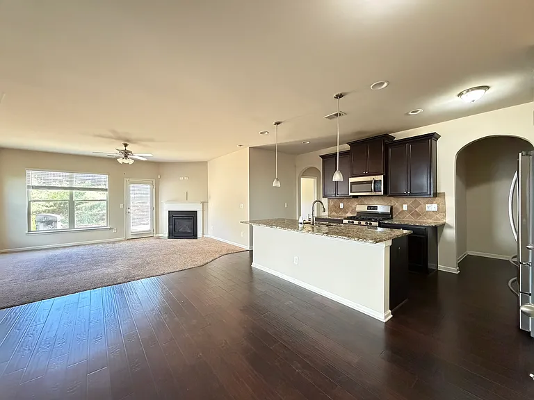 209 Emporia Loop — Photo 17