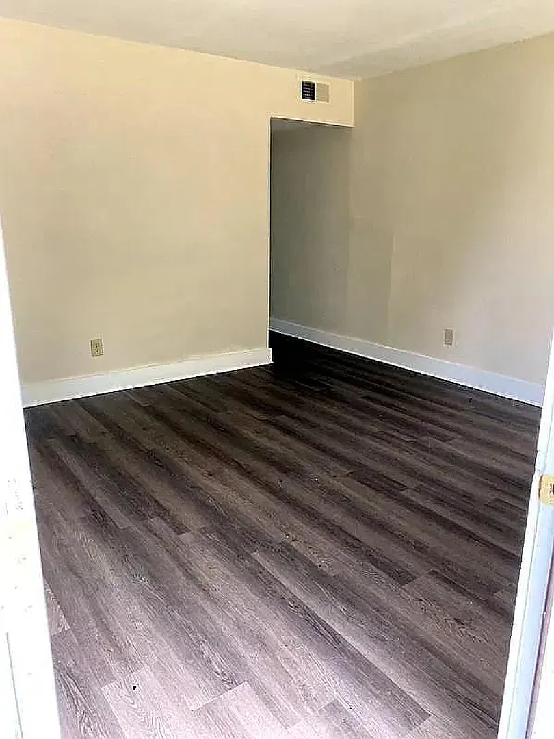 308 Gannt St — Photo 3
