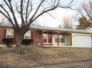 6631 Champana Dr, Florissant, MO 63033