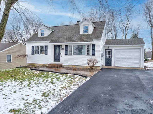 130 Kendall Dr W, East Syracuse, NY 13057