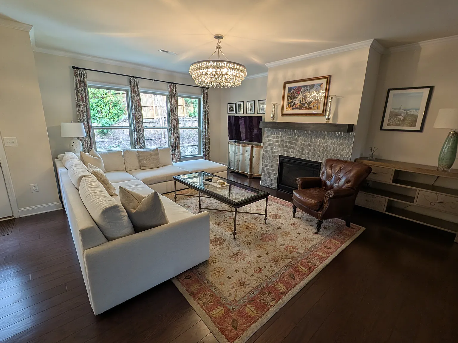 5 bed, 3064 sqft, $3,500 — Photo 2