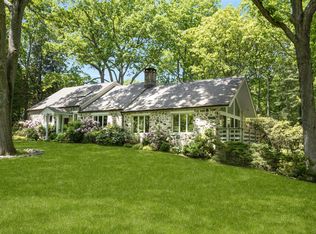 102 Cascade Rd, Stamford, CT 06903