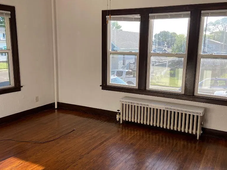 1671 Avoca St #1 — Photo 3