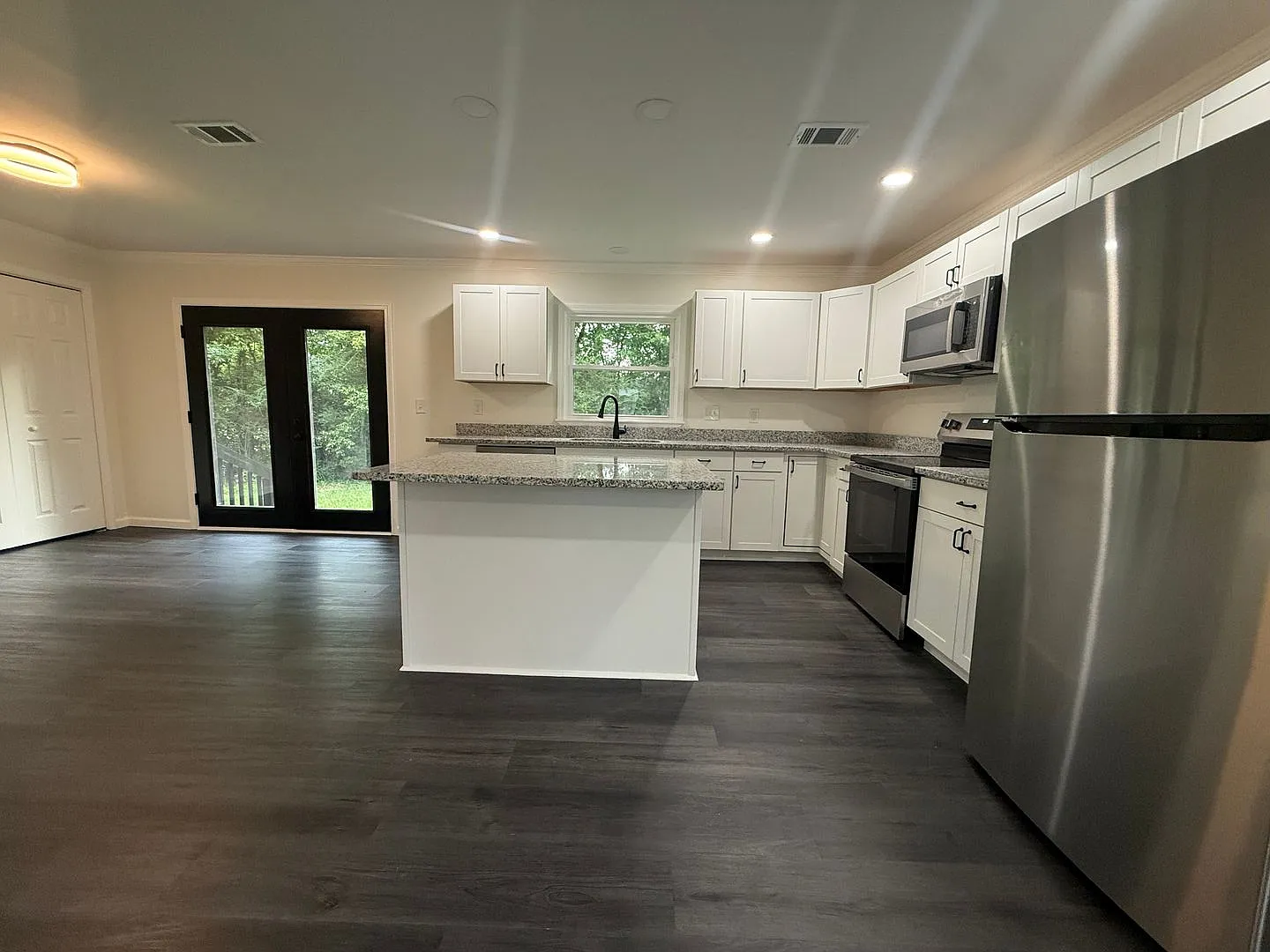 4 Bedrooms, 2 Bathrooms - Home In Armuchee! **Newly Remodeled — Photo 4