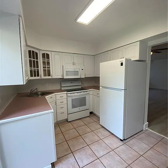 191 Wimbledon Lake Dr — Photo 15