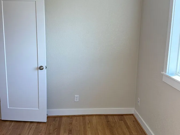 10317 NE Hoyt St — Photo 18