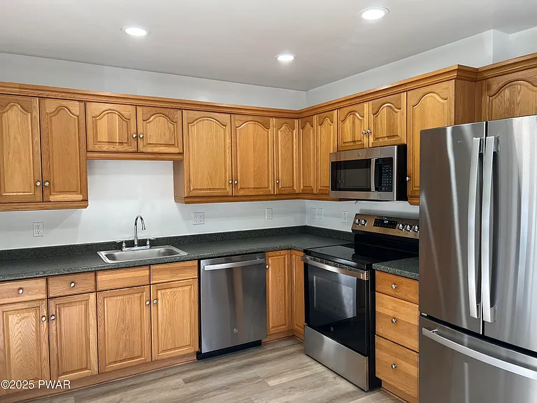 308 Bishop Ave #B — Photo 2