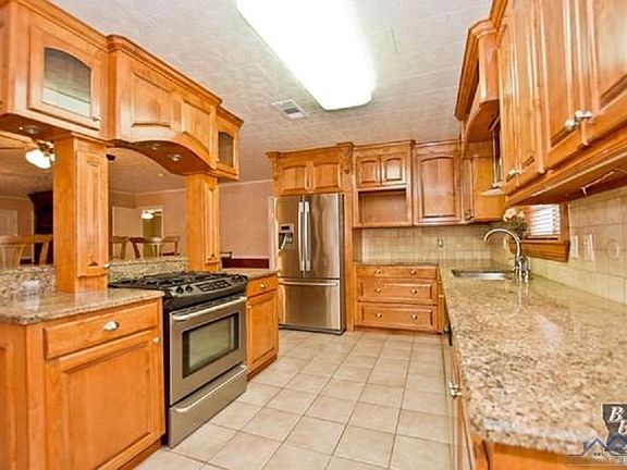3rd image of 7080 W Park Ave
