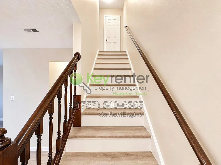 810 Huntly Dr — Photo 13