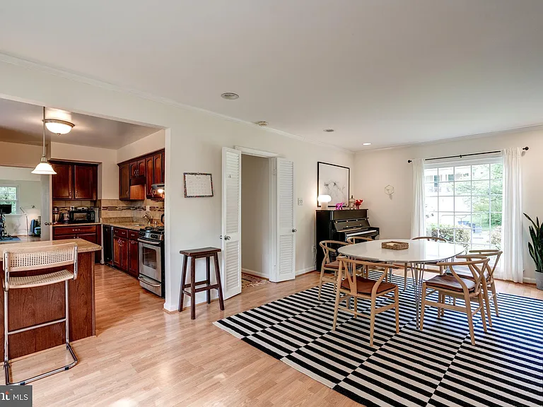 7525 Cayuga Ave — Photo 13