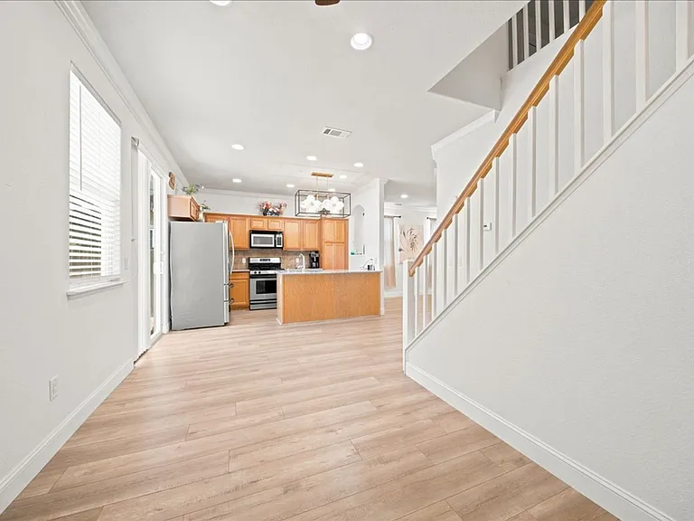 9105 Echo Point Pl — Photo 8