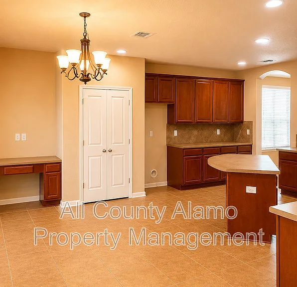5565 Saffron Way — Photo 8