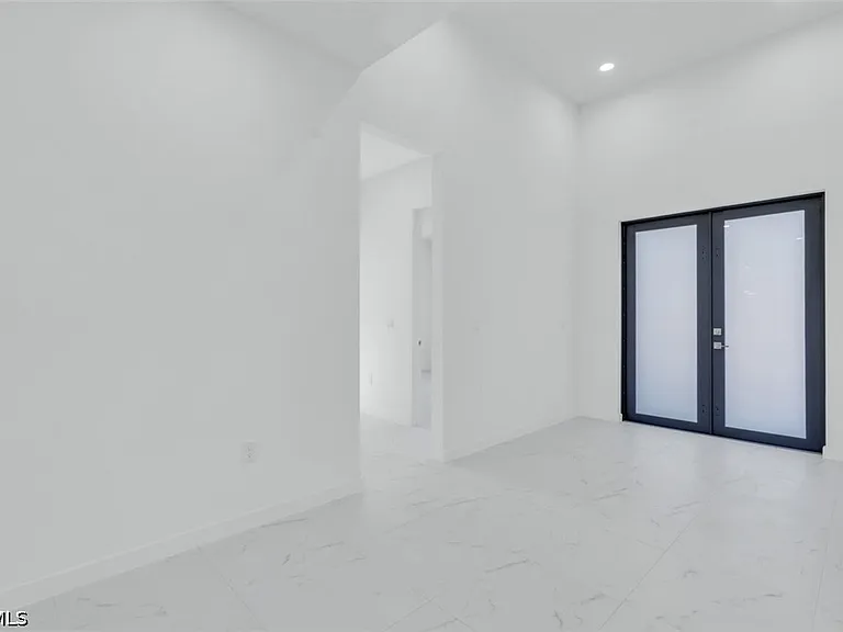 1021 Chiquita Blvd S — Photo 3