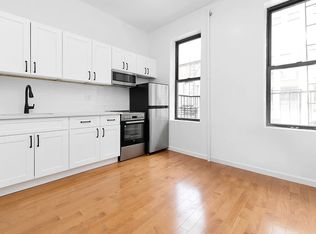 323 W 42nd St #4RA, New York, NY 10036
