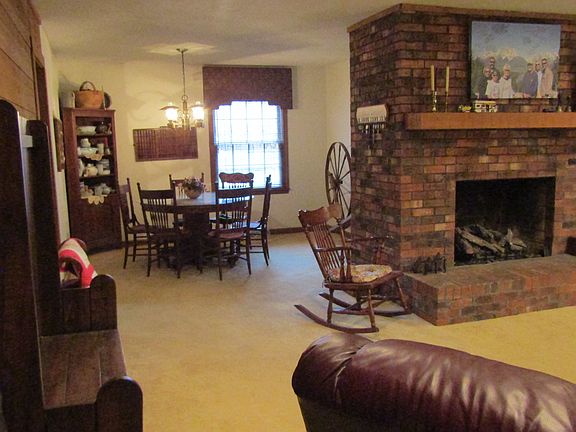 Den/dining area