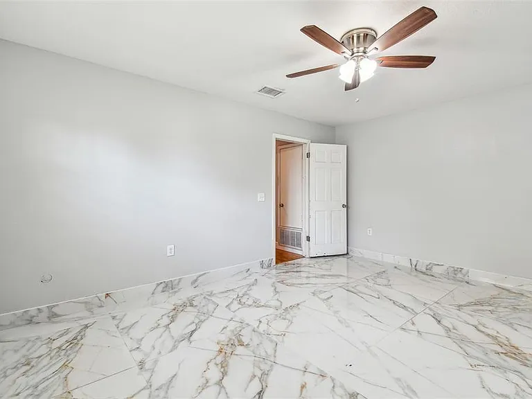 1302 Brandonwood Dr — Photo 30