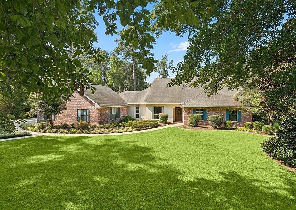 1st image of 28 Oak Grove Way