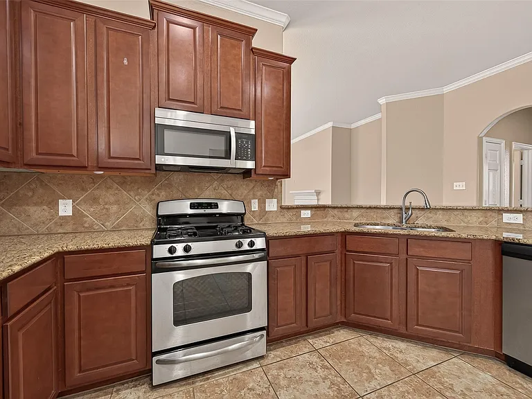 12107 Redbud Brook Trl — Photo 17