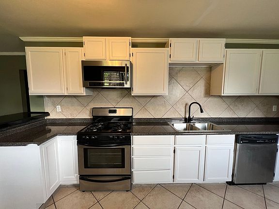 5th image of 2114 Alison Ave