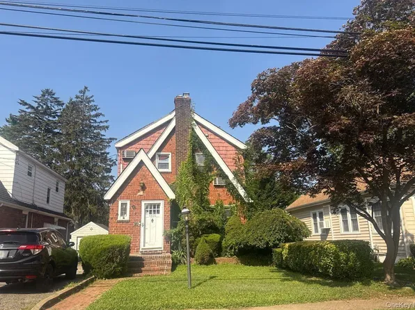 1900 Carleton Place, Baldwin, NY 11510