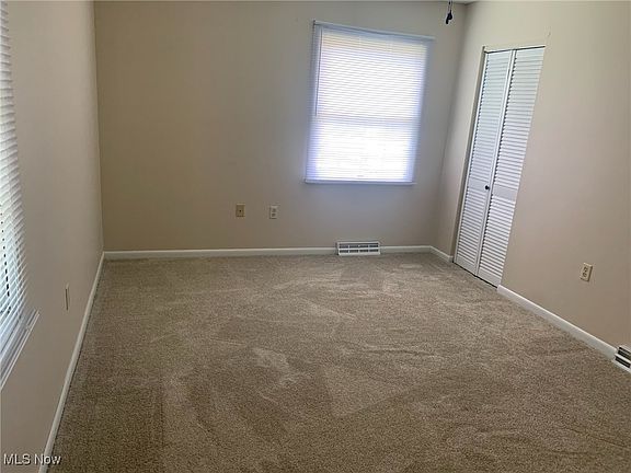 3rd image of 102 Westminster Dr