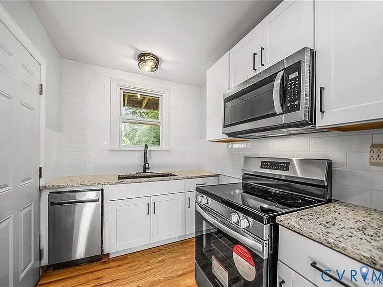 2105 Clarke St — Photo 1