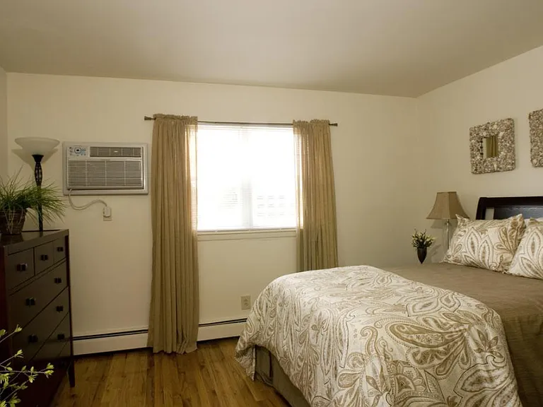 134 W Ridgewood Ave — Photo 9