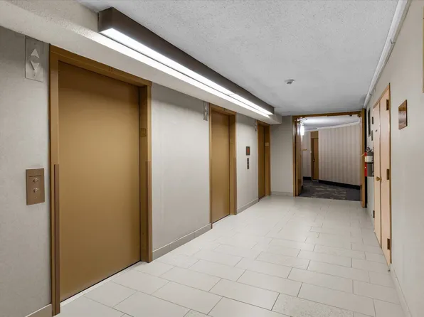 401 Harmon Cove Tower image 5 of 47