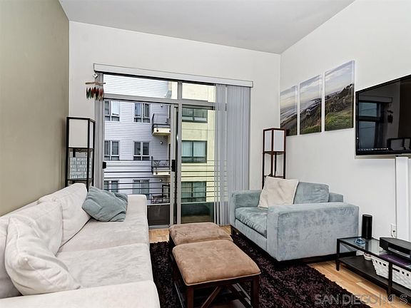 4th image of 889 Date St Unit 405