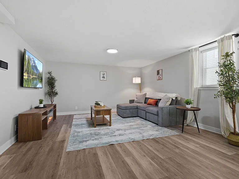 21 W 16th Street21 B01 Indianapolis #STREET21-B01 — Photo 7