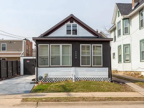 2209 White St, Dubuque, IA 52001