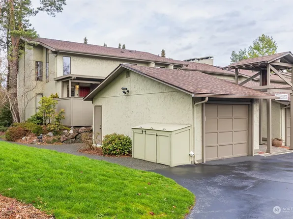 5852 NE Parkpoint Place, Seattle, WA 98115