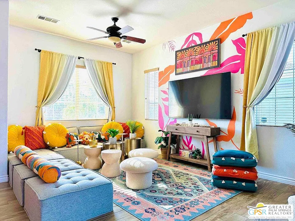 3 bed, 2.0 bath, 1720 sqft, $7,995 — Photo 3
