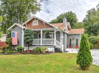 3 Forsythia Ln, Candler, NC 28715