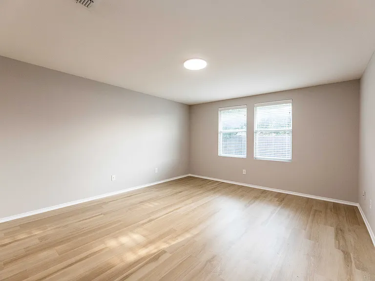 12870 Gillon Dr — Photo 4