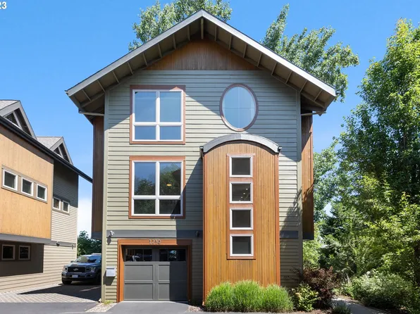 1230 Pear Tree Ln, Hood River, OR 97031