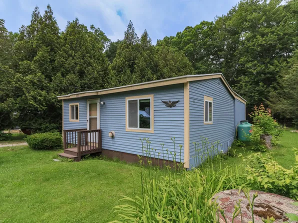 605 Chases Grove Road, Derry, NH 03038