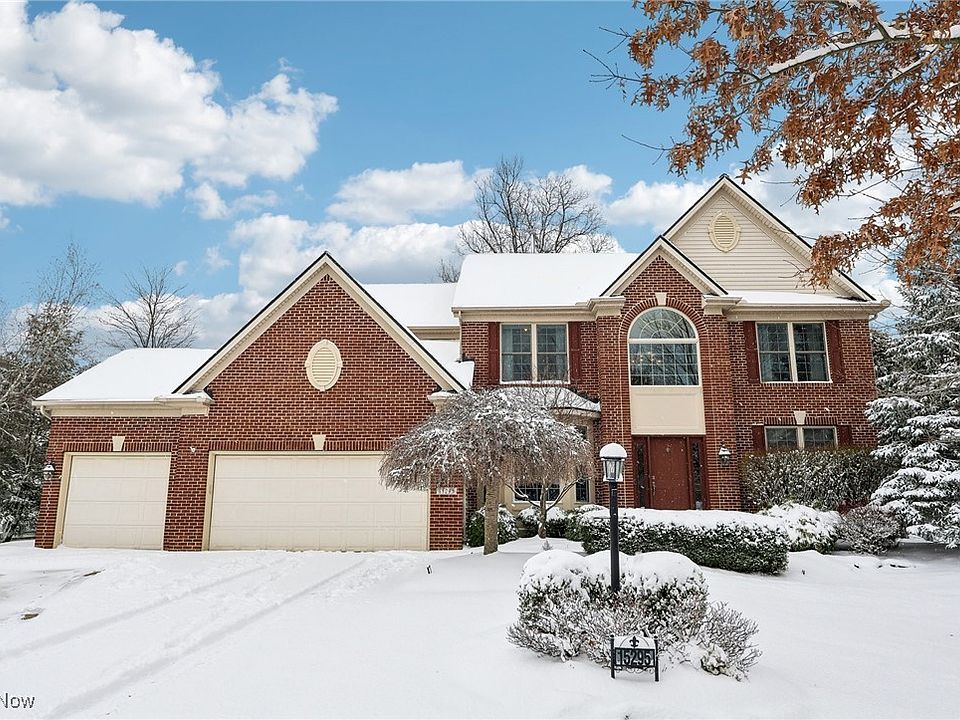 1st image of 15295 Old Oak Dr
