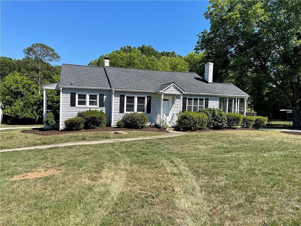 1st image of 305 Laurel Hill Dr