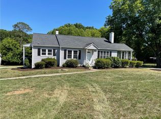 305 Laurel Hill Dr, Burlington, NC 27215