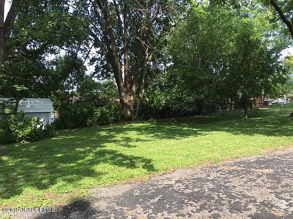 4th image of 721 Belmont Dr