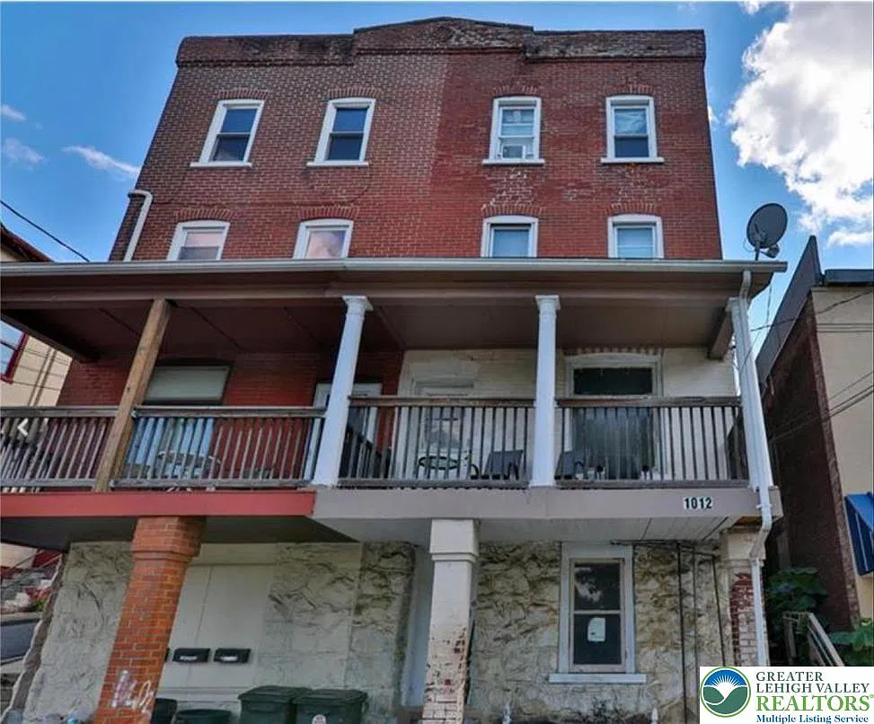 1 bed, 1.0 bath, 600 sqft, $995 — Photo 1