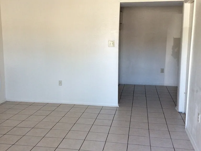 8505 Leake Ave #A-D — Photo 1