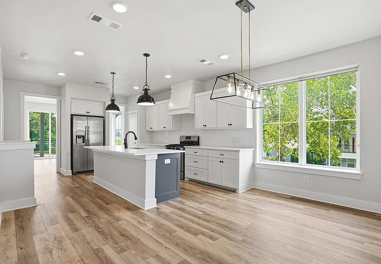 2340 Benbrook Dr — Photo 12