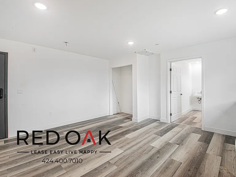 2837 San Marino St #301 — Photo 6